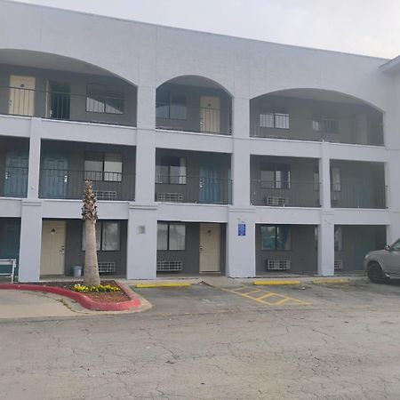 Hallmark Inn And Suites San Antonio Exterior foto